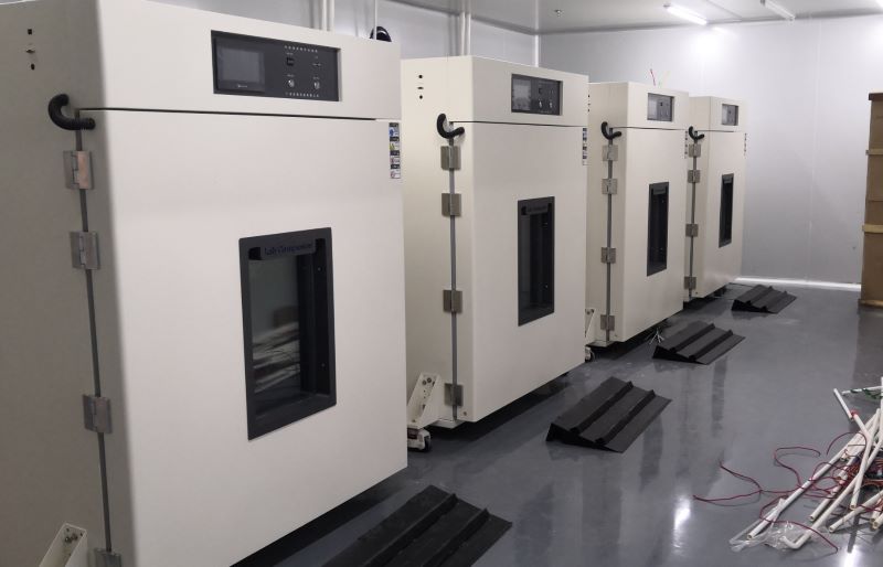 Rapid-rate thermal cycle test chamber